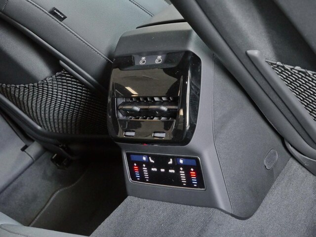 Audi A6 Avant Quattro S-Tronic