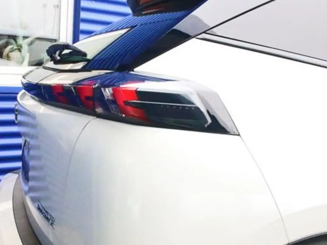 Peugeot E-2008 Active Pack