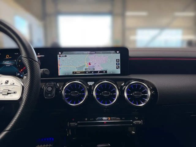 Mercedes-Benz CLA 200 AMG Line Coupé