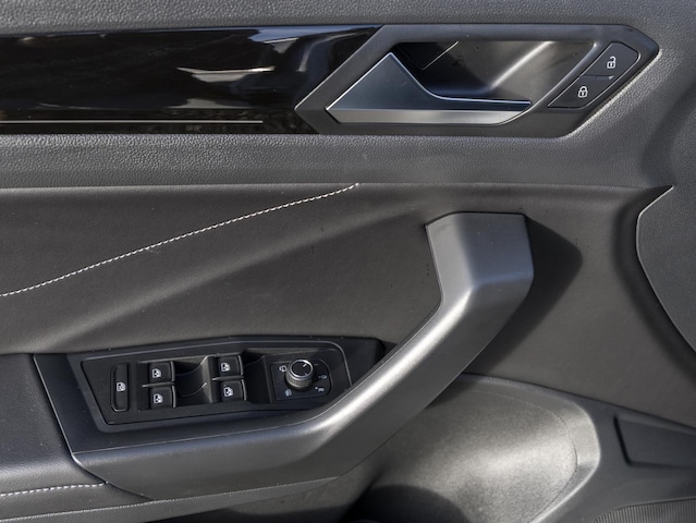 Volkswagen T-Roc 1.5 TSI DSG R-Line