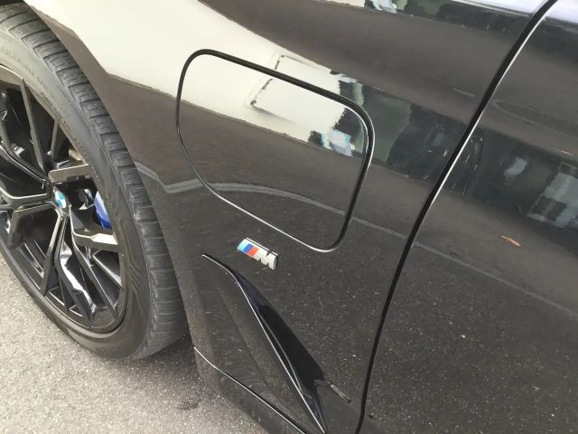 BMW 530 530e M-Sport Sedan