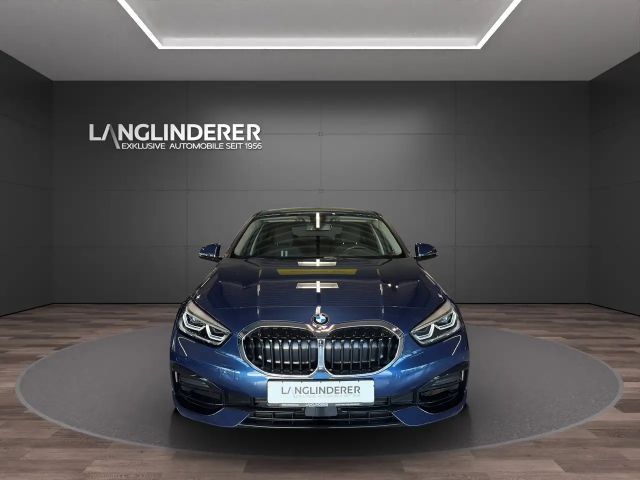 BMW 120 120i 5-deurs Sedan Sport Line