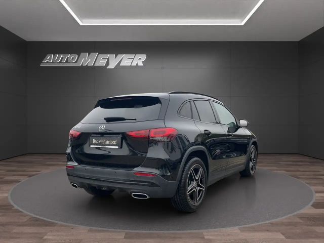 Mercedes-Benz GLA 200 AMG Line