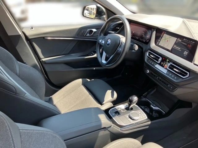 BMW 118 118i 5-deurs Sedan