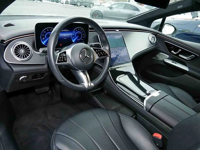 Mercedes-Benz EQE 350 Sedan