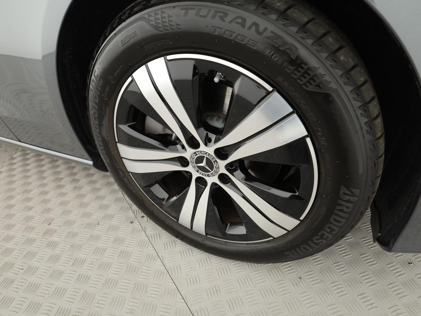 Mercedes-Benz C 200 AVANTGARDE Sedan