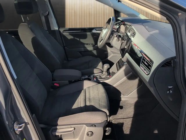 Volkswagen Touran 1.5 TSI DSG R-Line