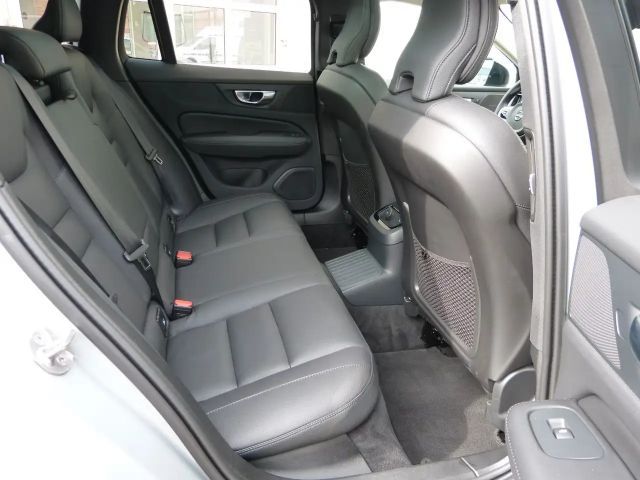 Volvo V60 AWD Dark Hybrid Ultra