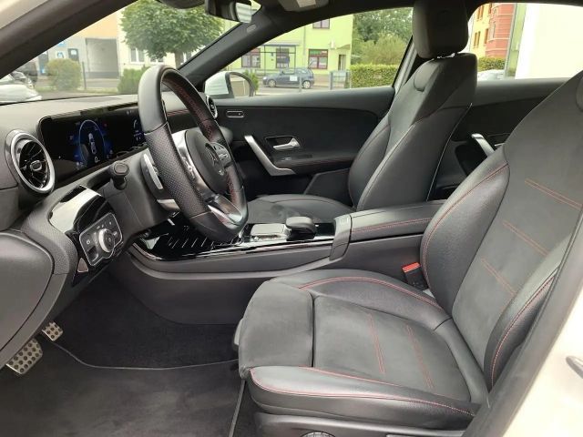 Mercedes-Benz A 200 AMG Line