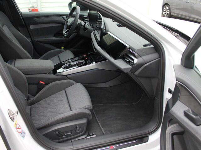 Audi A6 Avant Quattro S-Tronic