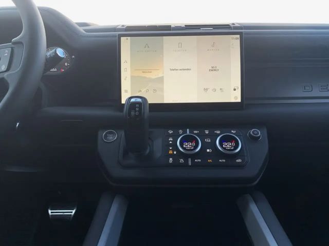 Land Rover Defender 110