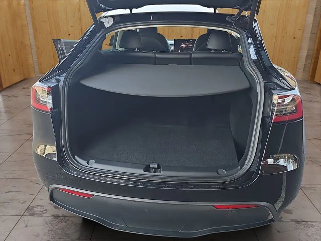 Tesla Model Y AWD Performance