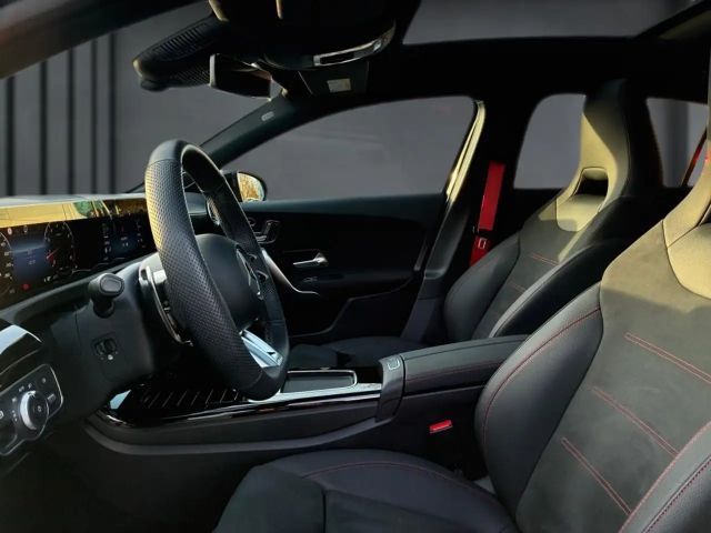Mercedes-Benz A 35 AMG 4MATIC AMG Line