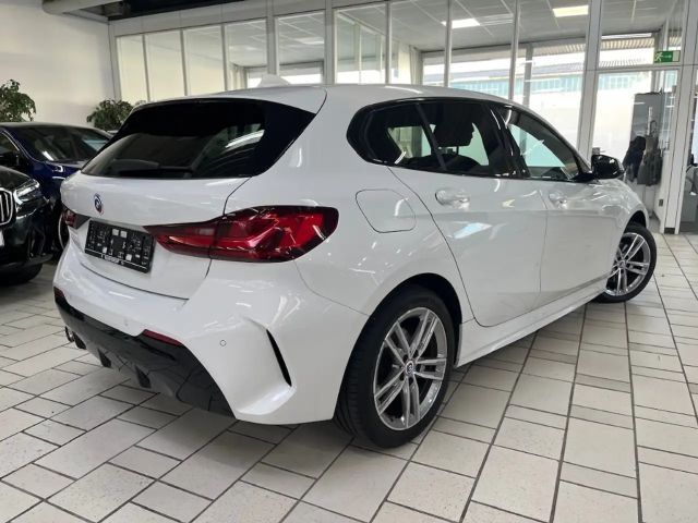 BMW 118 118i 5-deurs Sedan