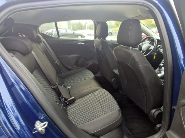 Opel Astra 1.5 Turbo Business Edition