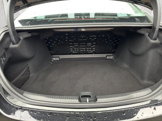 Mercedes-Benz C 300 AMG Line Sedan