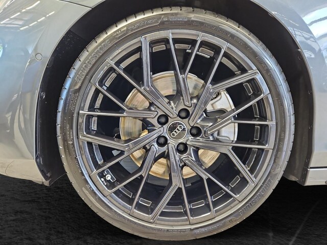 Audi A6 Avant Quattro S-Tronic