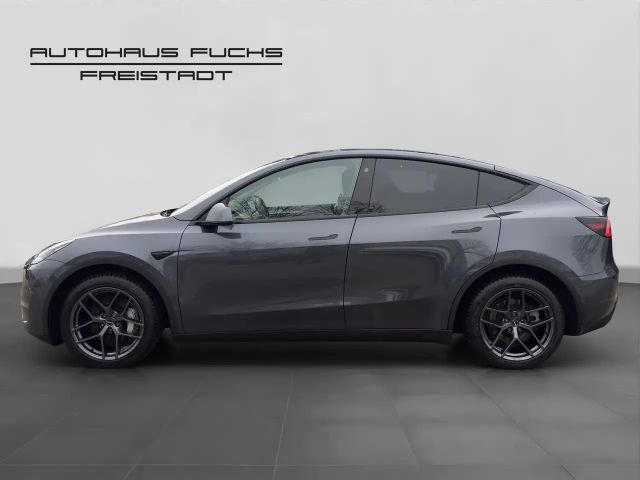 Tesla Model Y AWD Dual Motor Performance