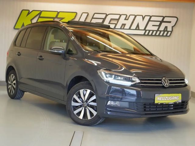 Volkswagen Touran 1.5 TSI DSG