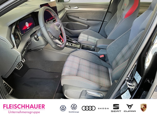 Volkswagen Golf 2.0 TSI Golf VIII