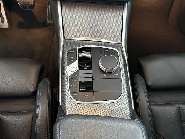 BMW 330 330e M-Sport Touring xDrive