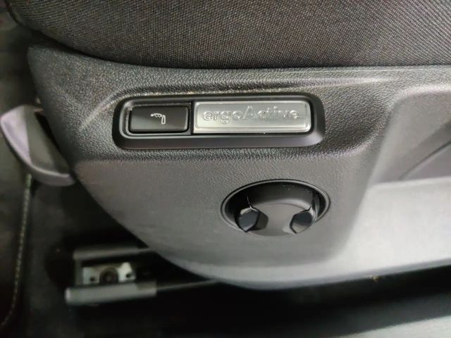 Volkswagen T-Roc 1.5 TSI DSG R-Line