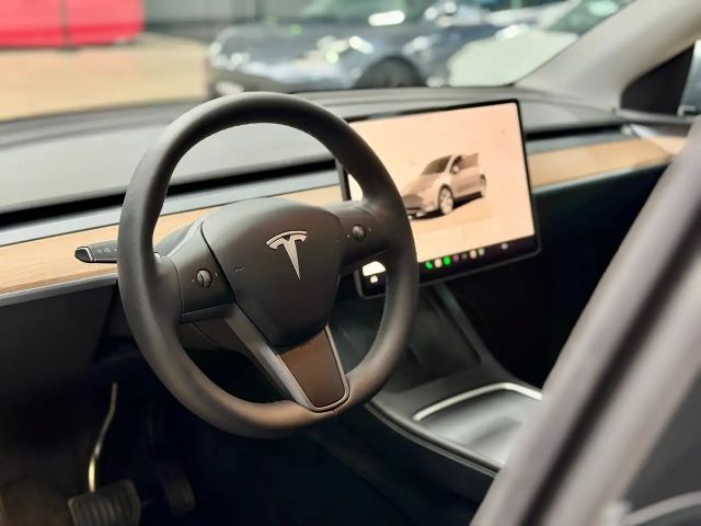 Tesla Model Y AWD Long Range