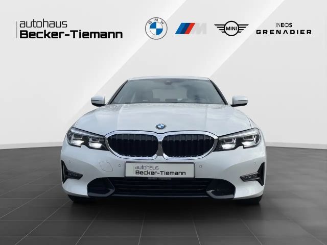 BMW 320 320e Sedan Sport Line