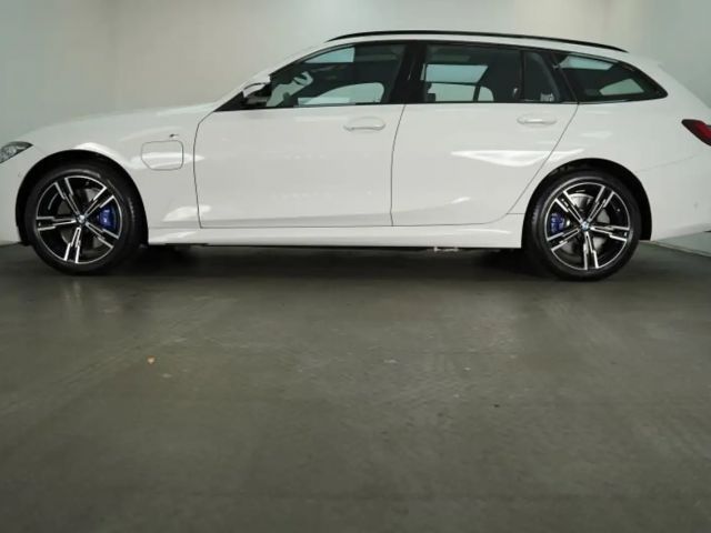 BMW 330 330e M-Sport Touring