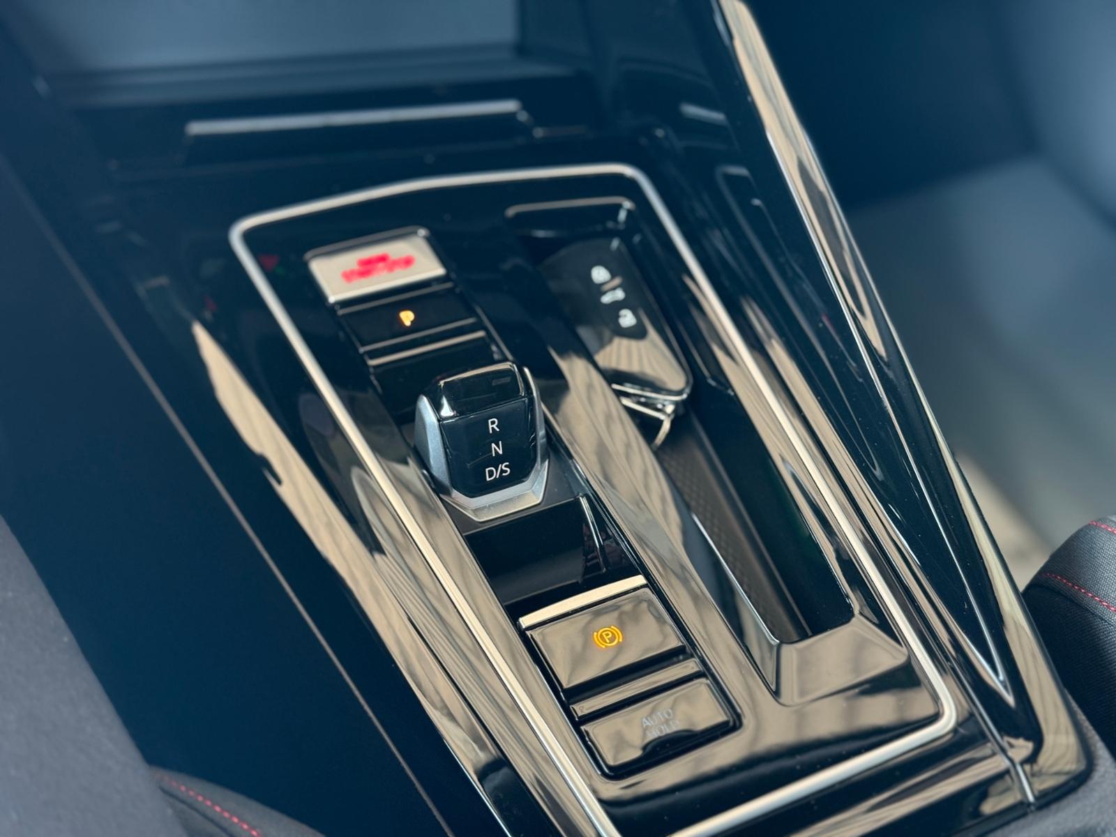 Volkswagen Golf DSG GTI Golf VIII IQ.Drive Style