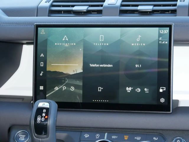 Land Rover Defender 110 Dynamic SE