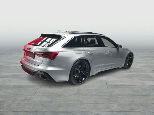 Audi RS6 Avant Performance Quattro