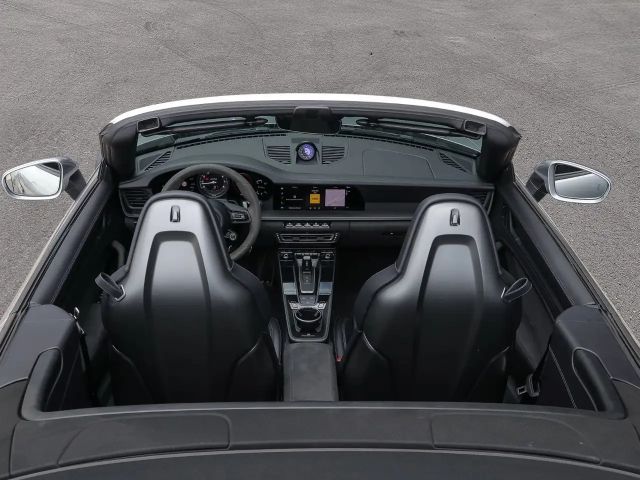 Porsche 992 4 Cabrio Carrera GTS