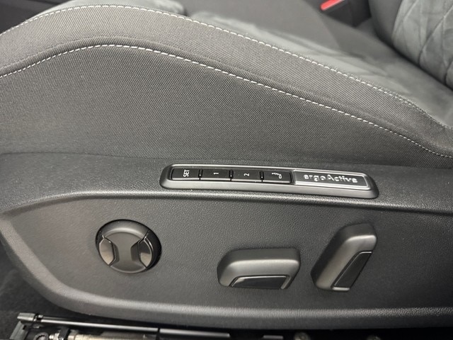 Volkswagen Golf Business Golf VIII Style