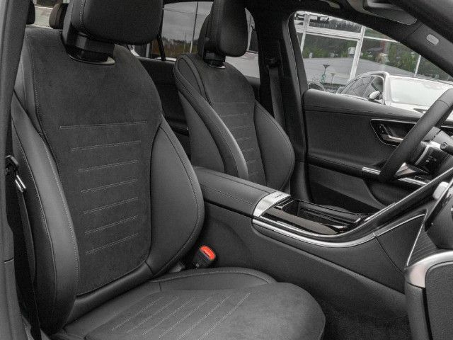 Mercedes-Benz C 200 AMG Line Sedan