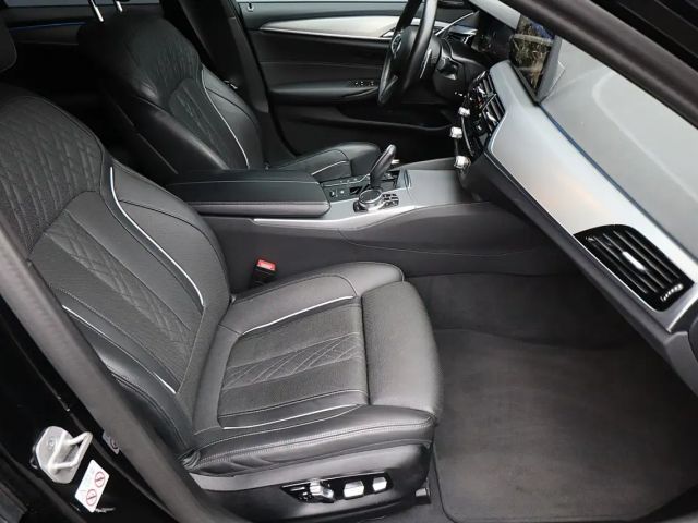 BMW 530 530e M-Sport Sedan xDrive