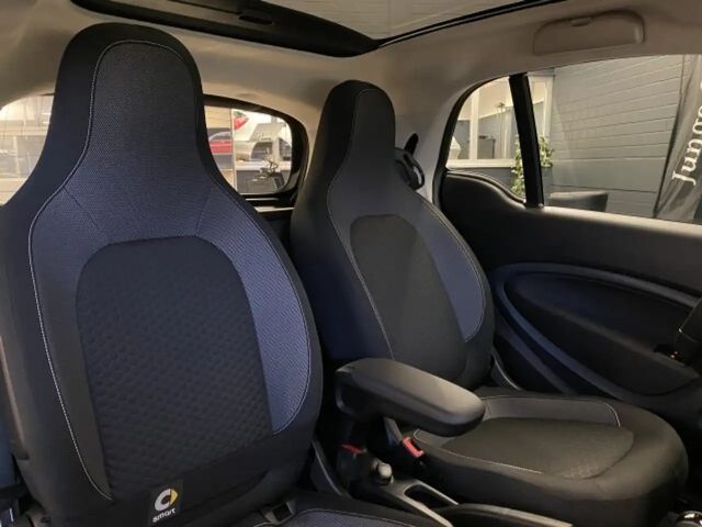 Smart EQ fortwo smart EQ fortwo Exclusive LED Panorama Kamera...