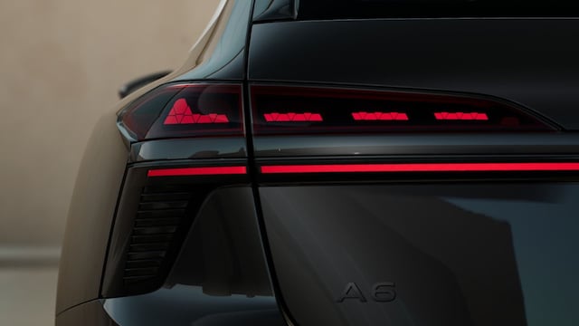 Audi A6 Avant Quattro S-Tronic