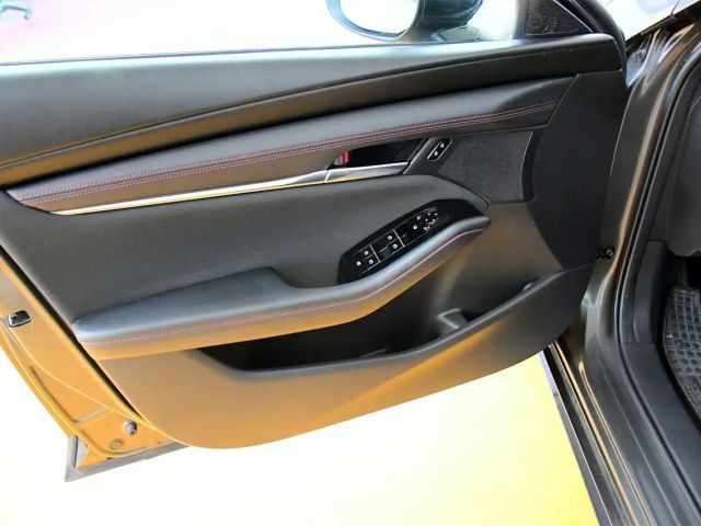 Mazda 3 Homura SkyActiv