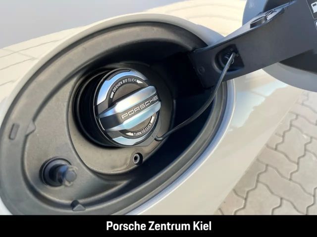 Porsche 992 4 Coupé GTS Targa