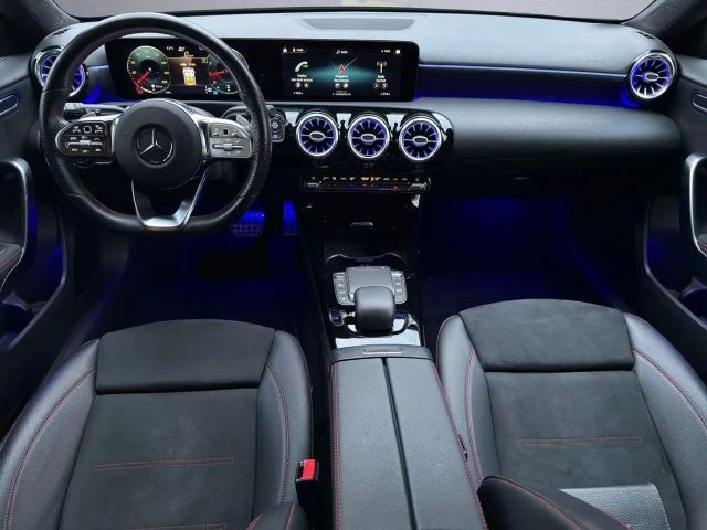 Mercedes-Benz A 220 4MATIC AMG Line