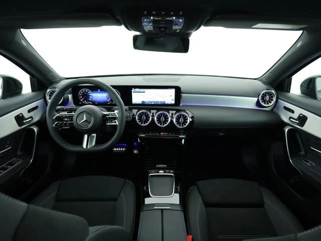 Mercedes-Benz A 220 A 220 d AMG Line