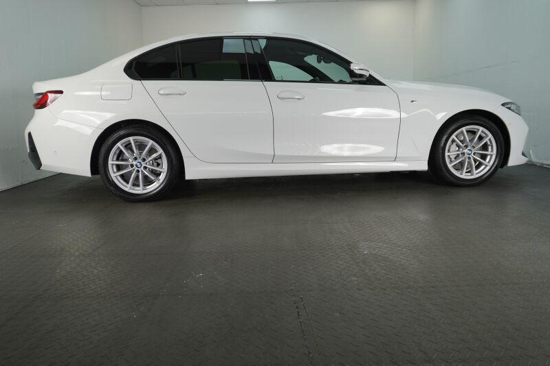 BMW 330 330i Sedan xDrive