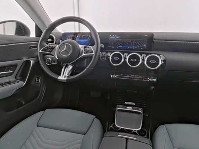 Mercedes-Benz CLA 180 Progressive