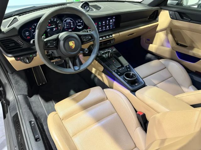 Porsche 911 4 Cabrio GTS Targa