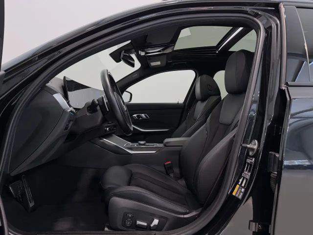 BMW 330 330e M-Sport xDrive