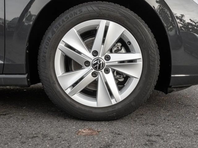 Volkswagen Golf 1.5 TSI Life Variant