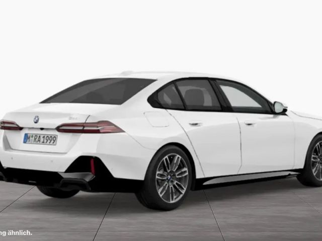 BMW 520 520d M-Sport Sedan