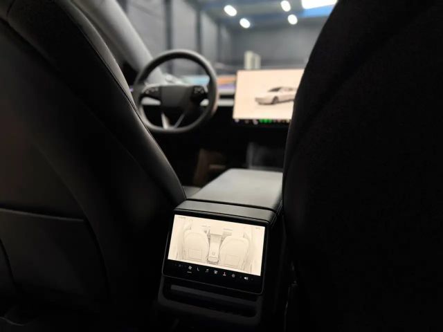 Tesla Model 3 AWD Long Range