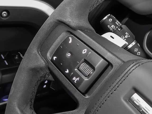 Land Rover Defender 110